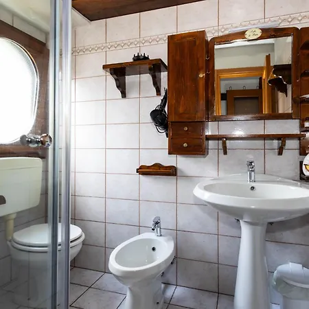 Appartement Luminosa Mansarda Nel Cuore Di Intra